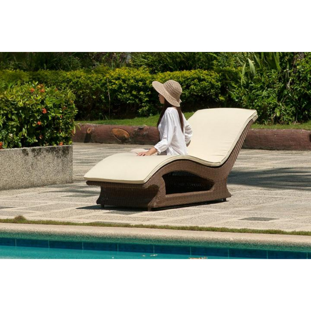 alexander-rose-san-marino-raised-sunbed-cushion_1-1000x1000
